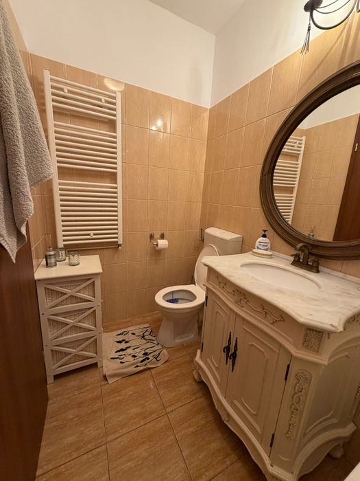 Se închiriază apartament 2 camere mobilat, cu 2 locuri parcare demisol