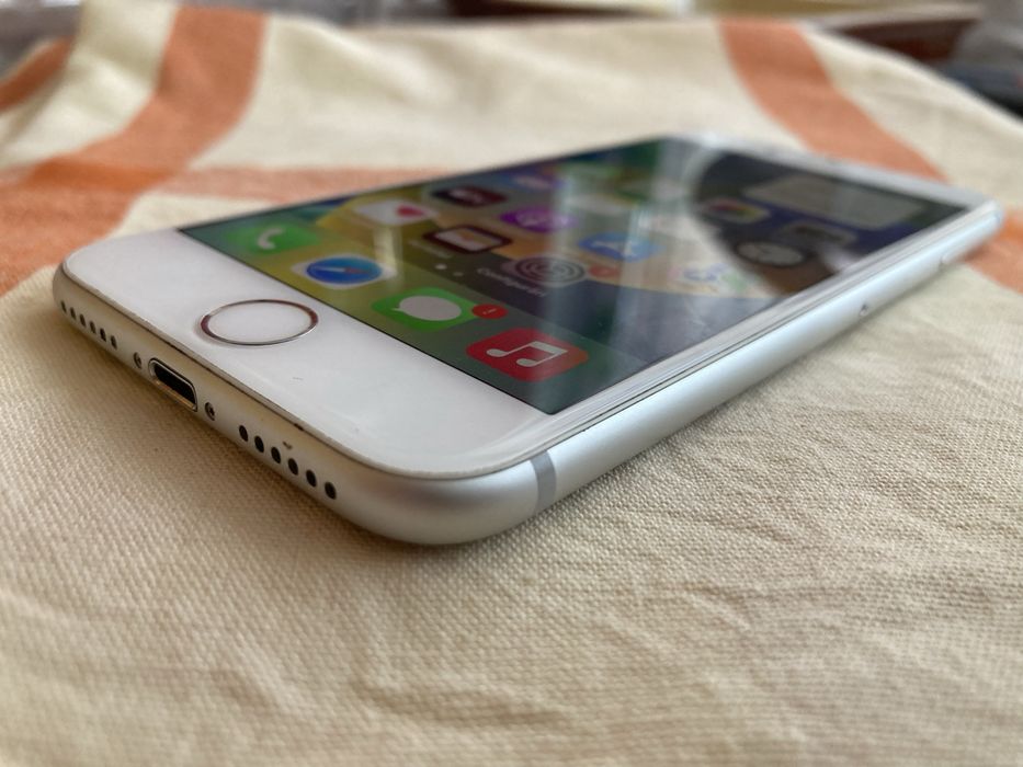 Iphone 8 alb 64gb BATERIE 91%