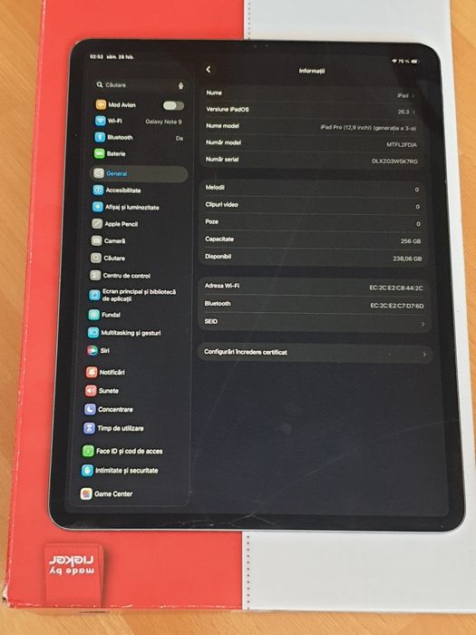 iPad Pro (12,9 inchi) (generația a 3-a).