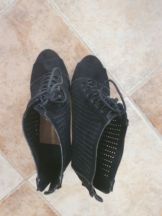 Дамски обувки  с токчета номер 38