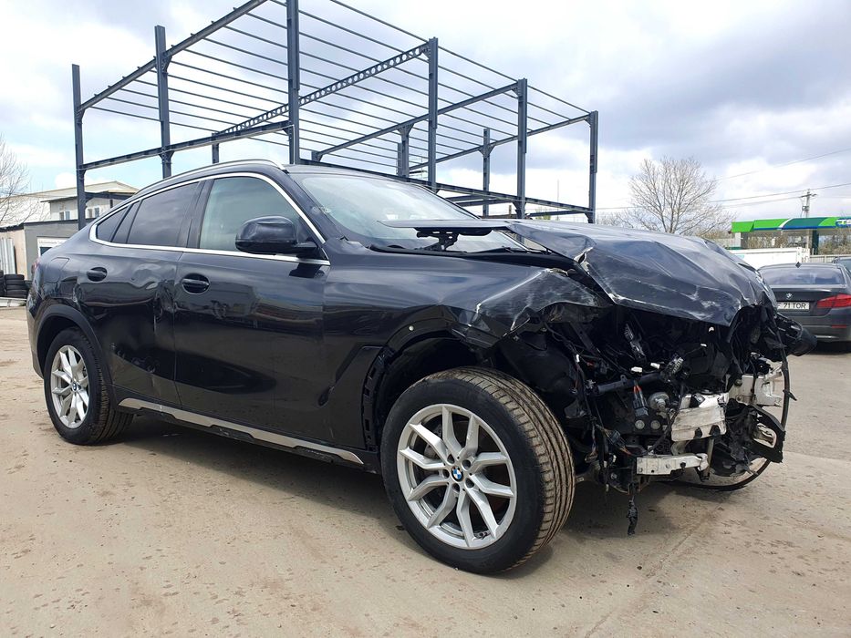 BMW X6. 4.0i, XDrive, Hibryd, fabricatie 2022 inmatriculat RO avariat