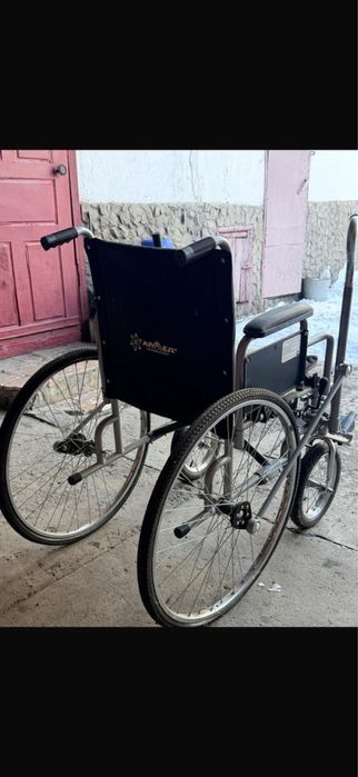 Продам инвалидную коляску