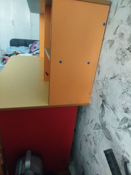 продам компьютерный стол