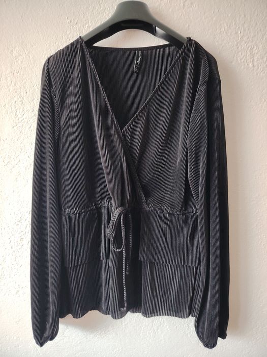Дамски ризи и потничета 7-10€