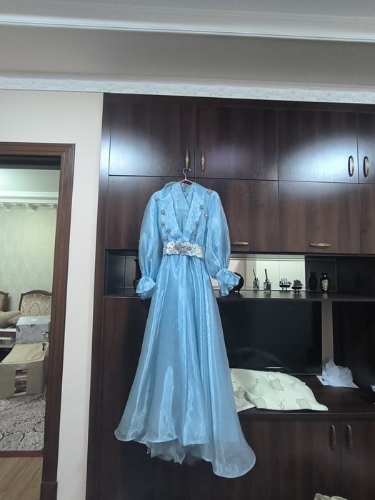 Organza kiyimi sotiladi