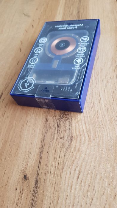 (Power bank) Пауэр банк магнитный без проводной зарядник на 10000 Maч.