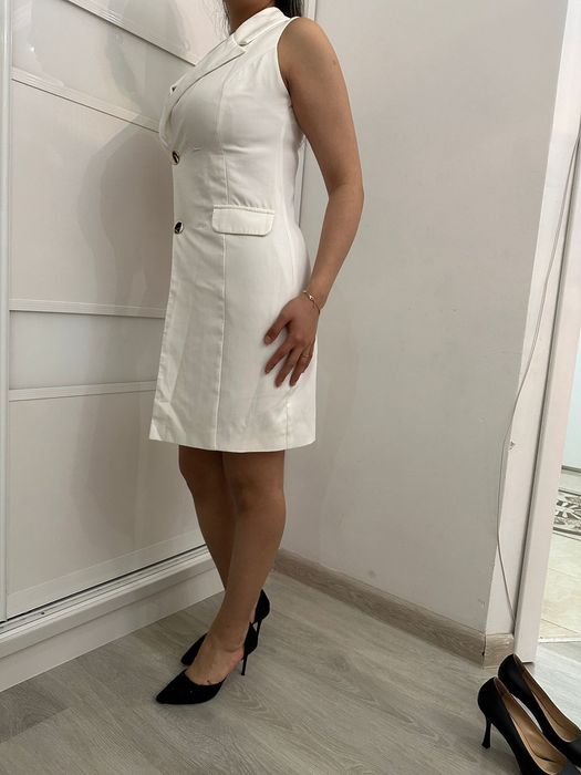 Платье   белое  женское