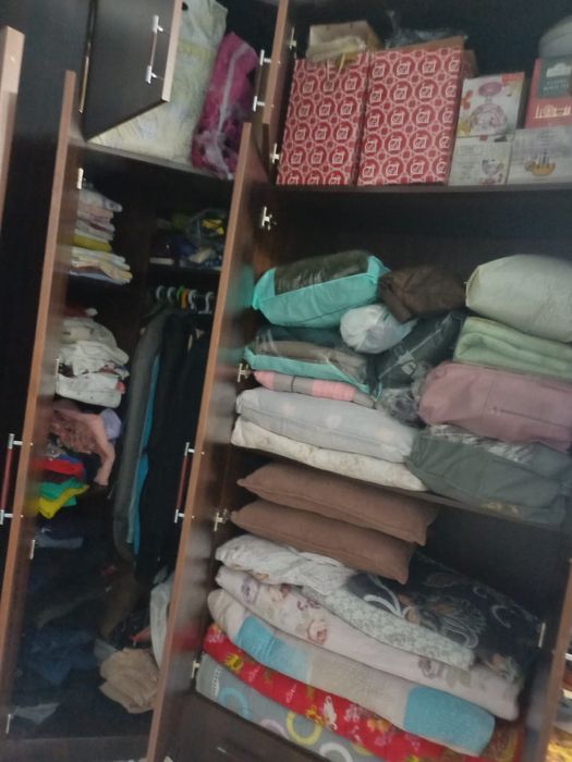 Шифоньер , шкаф.