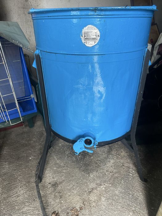 Центрофуга за мед