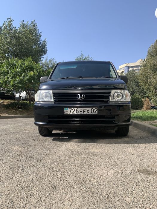 Автомобиль Honda Stepwgn RF3 минивэн на 8 мест