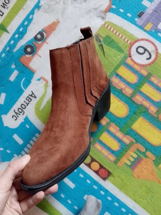 Продам женские сапоги