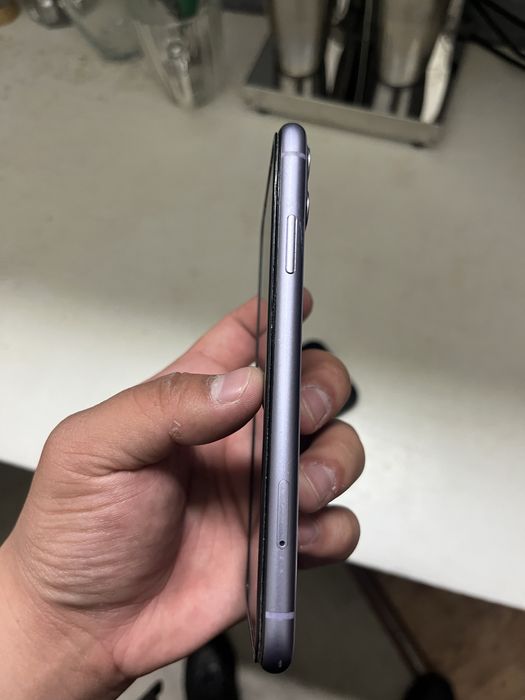 Продам iPhone 11 в хорошем состоянии
