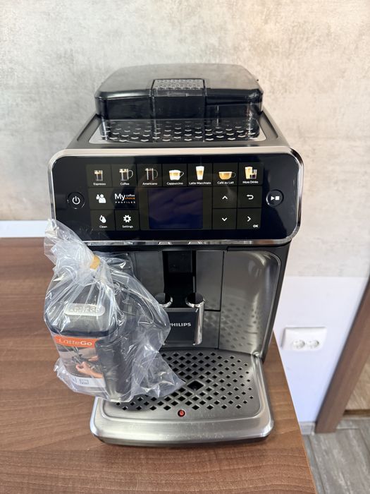 Espressor expresor aparat de cafea Philips model EP 5400