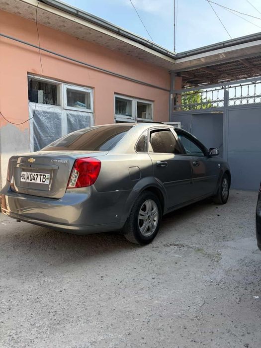Laceti 2013 1.6 avtamat