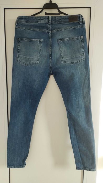 Продавам мъжки дънки Zara