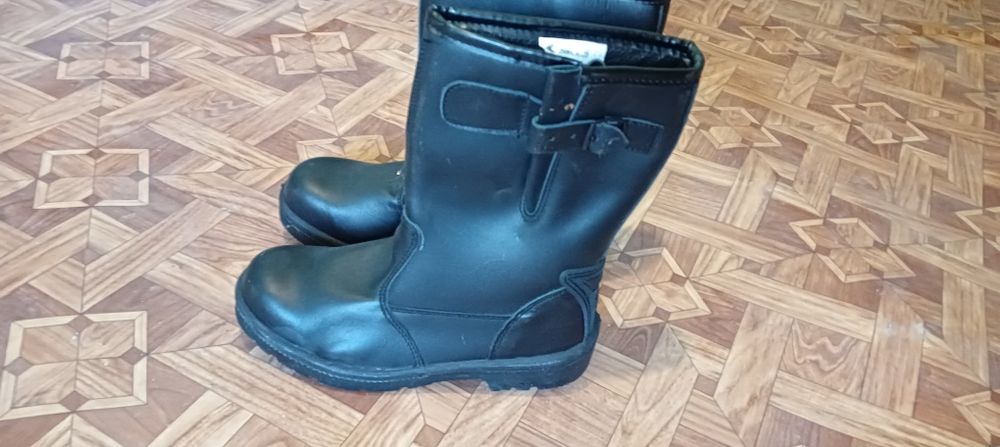 Продаются рабочие сапоги