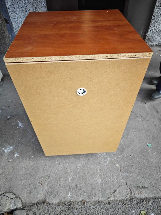 Тумба станция метро Москва