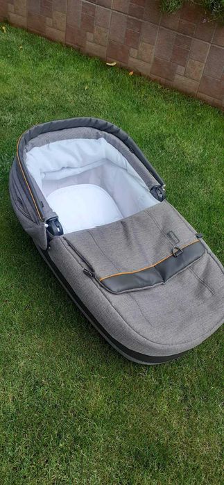 Зимен бебешки кош за количка Peg Perego