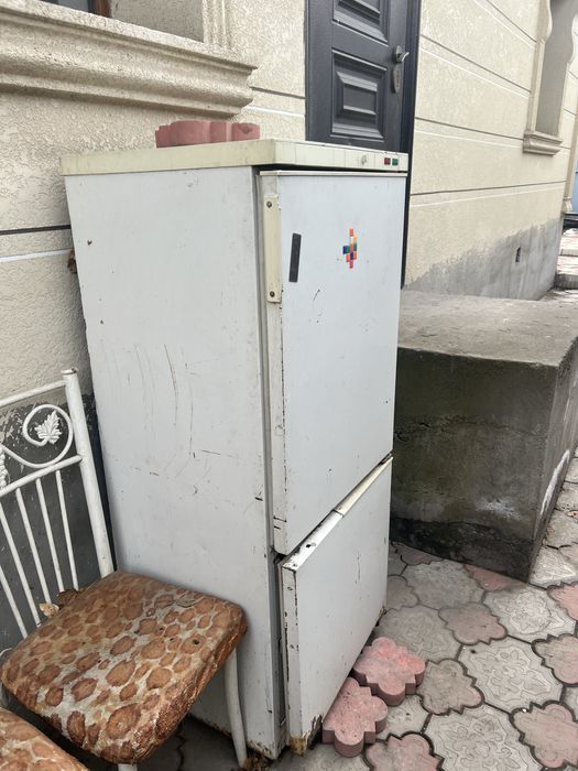 Холодильник б/у.