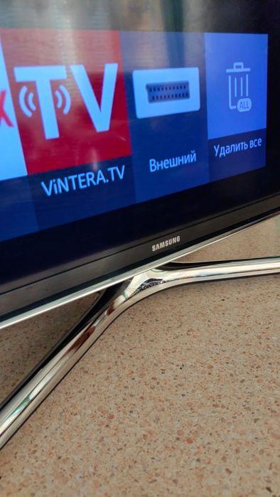 SAMSUNG SMART TV оригинал 107 диагональ