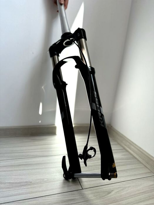Furca SR Suntour 29” Air + Remote Lockout - ca nouă, puțin folosită