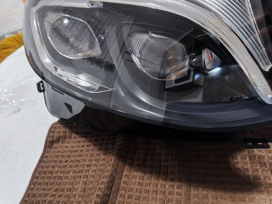 Фарове за Мерцедес W211 Е класа.Рециклирани и рециклаж на други модели