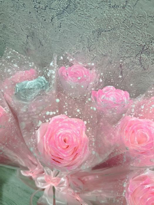 К,у́л мехнати Билан ясалган сун'ий гуллар .Донаси 30.000 /Букети 150.