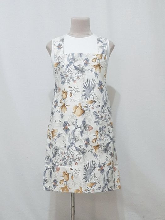 Женский фартук для кухни