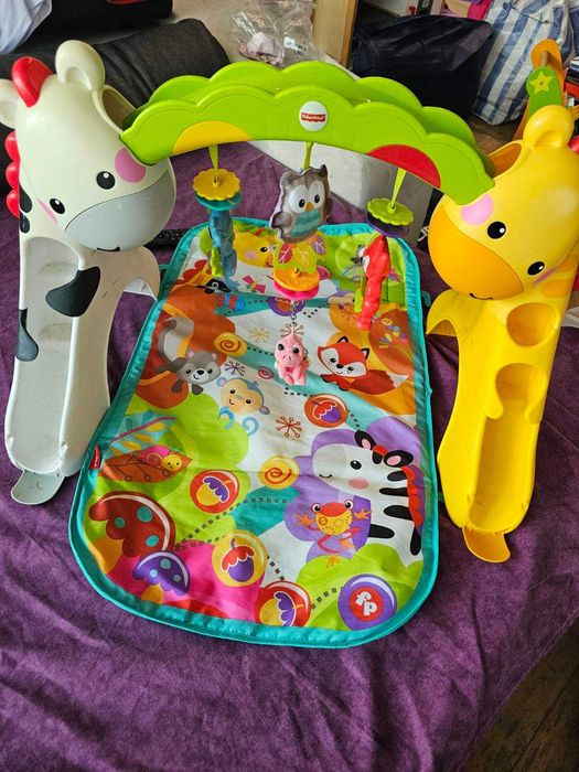Кът за игра с АКТИВНА ГИМНАСТИКА Fisher Price