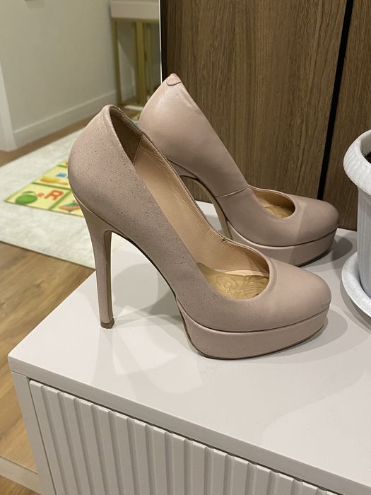 Туфли на каблуке