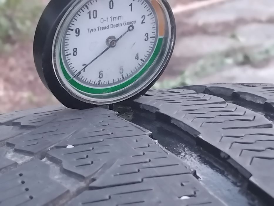 Гуми 235 45 19 Мишелин Michelin 3 броя - нов внос. Не са нови! Посочената цена е за един брой гума. Без коментар на цената. 43 години опит в бранша.
