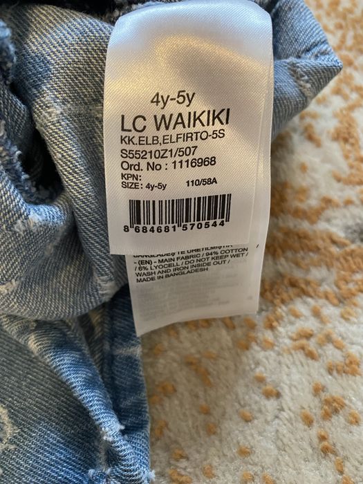 Vând salopetă scurtă pentru fete, mărimea 104-110