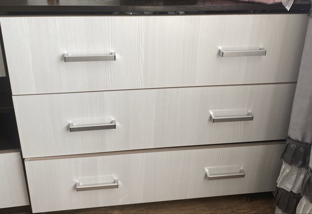 Продам спальный гарнитур