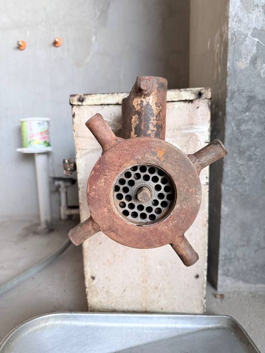 Б/У Мясорубка сотилади 3-фазали ишлатса булади