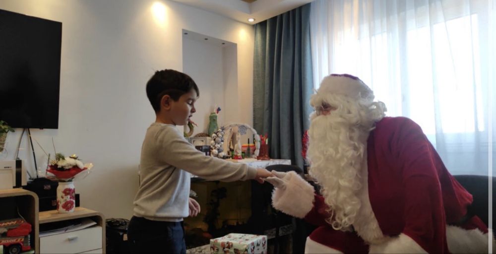 Mos Craciun soseste !