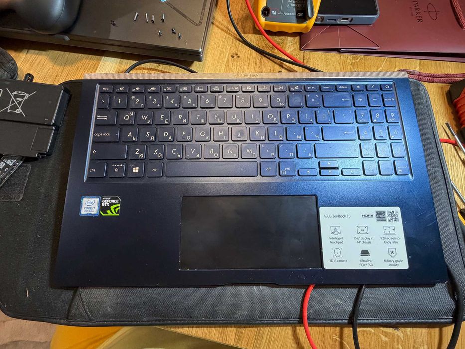 Продавам лаптоп ASUS UX534F за части / на части