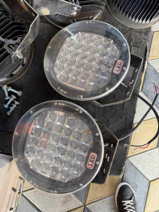 Круглая  лед led прожектор на авто