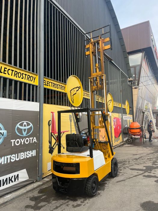 Вилочный погрузчик Коматсу