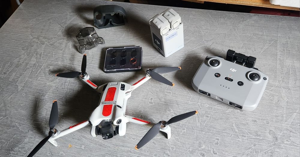 Dji mini 4 pro, ca nouă, stare perfecta, garanție 14.07.2027