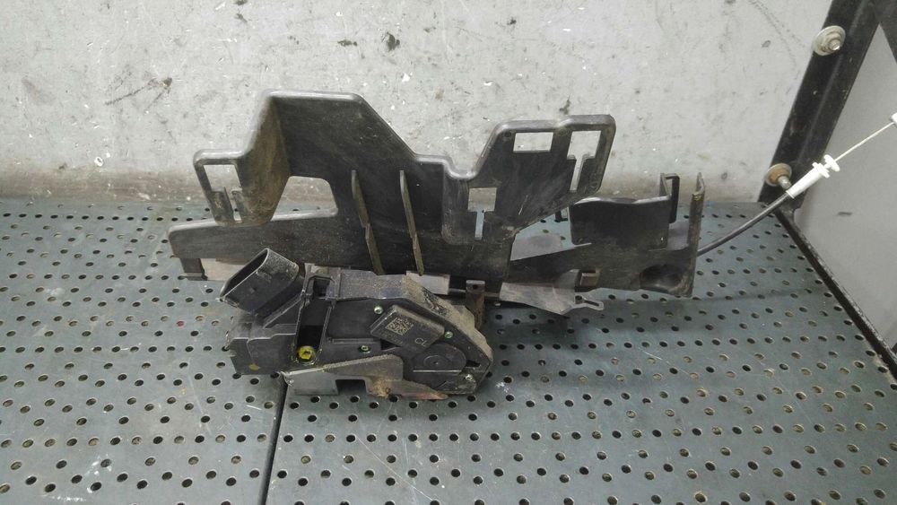 Broasca usa dreapta fata ford fiesta 6 cb1 ccn 8a6aa21812bc 8a61a219a64dg 8a61a21978ac