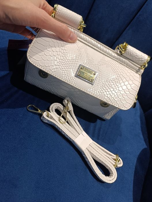 Недорого!Компактная и удобная сумочка Dolce Gabanna