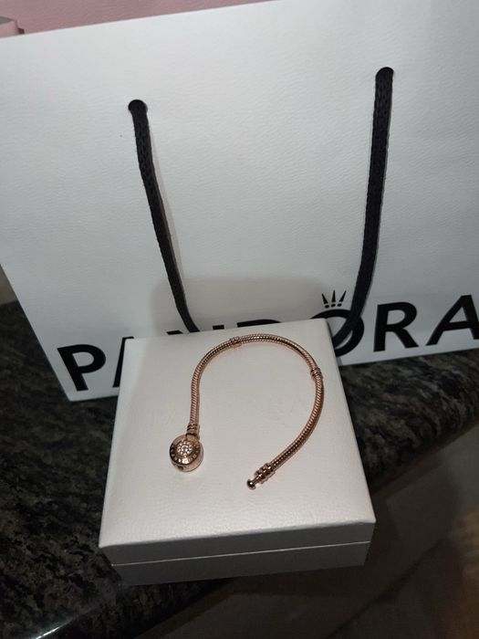 Гривна с талисман Pandora