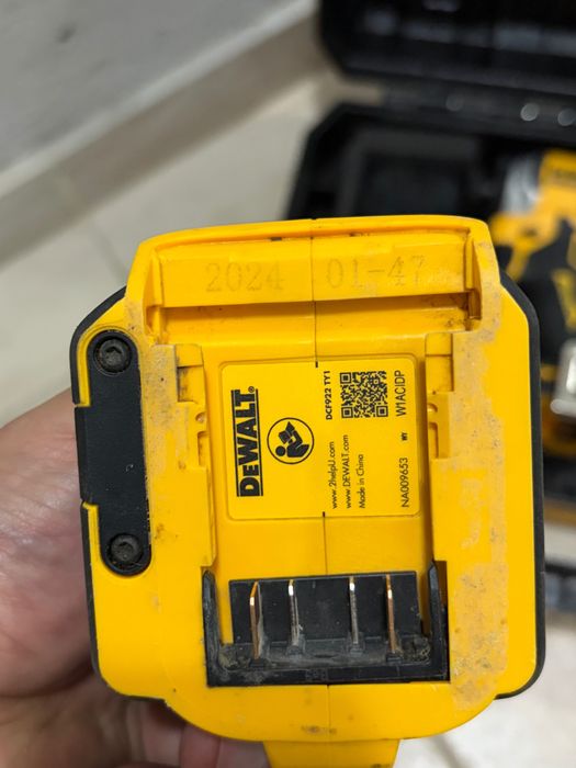 Dewalt DCF850N и Dewalt DCF922N
