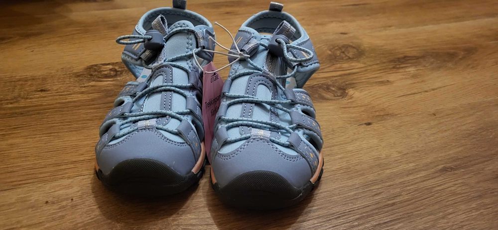 Сандали детские. Новые