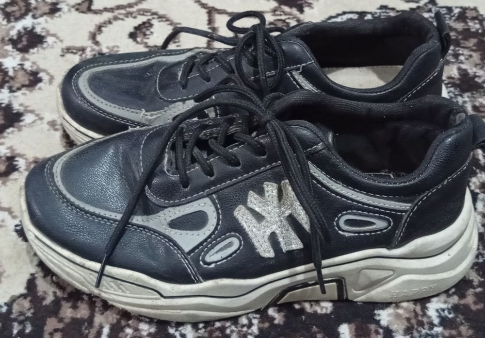 Аёллар оёк кийими