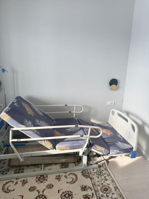 Продам медицинский кровать многофункциональный