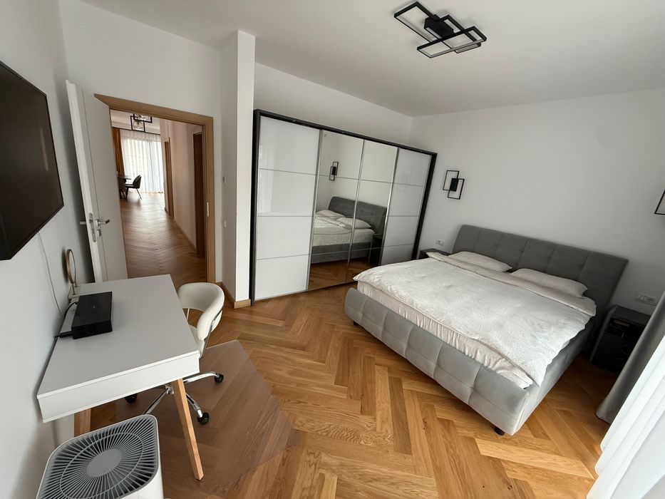Apartament 3 camere Untold de închiriat