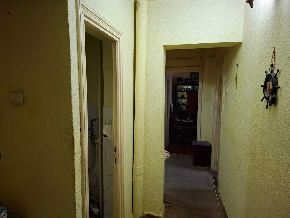 Apartament 3 camere, decomandat, ultracentral, etaj 2