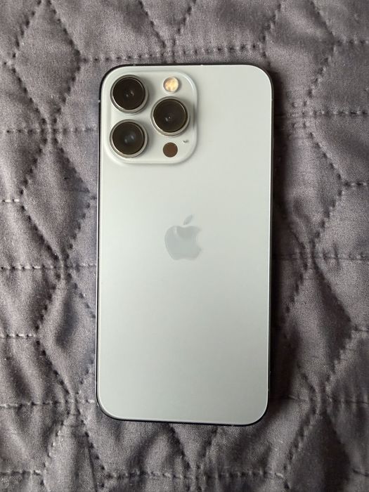 Iphone 13 Pro 128gb Sierra blue (светло син) + 4 нови стъклени протект