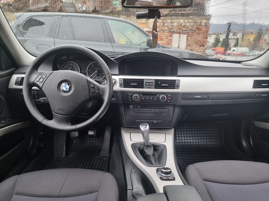 BMW 318d 2010 euro 5